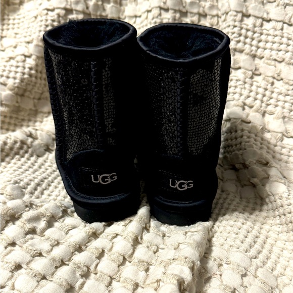 UGG Toddler Classic Short Chunky Sequin Pull-On Booties - Picture 2 of 8